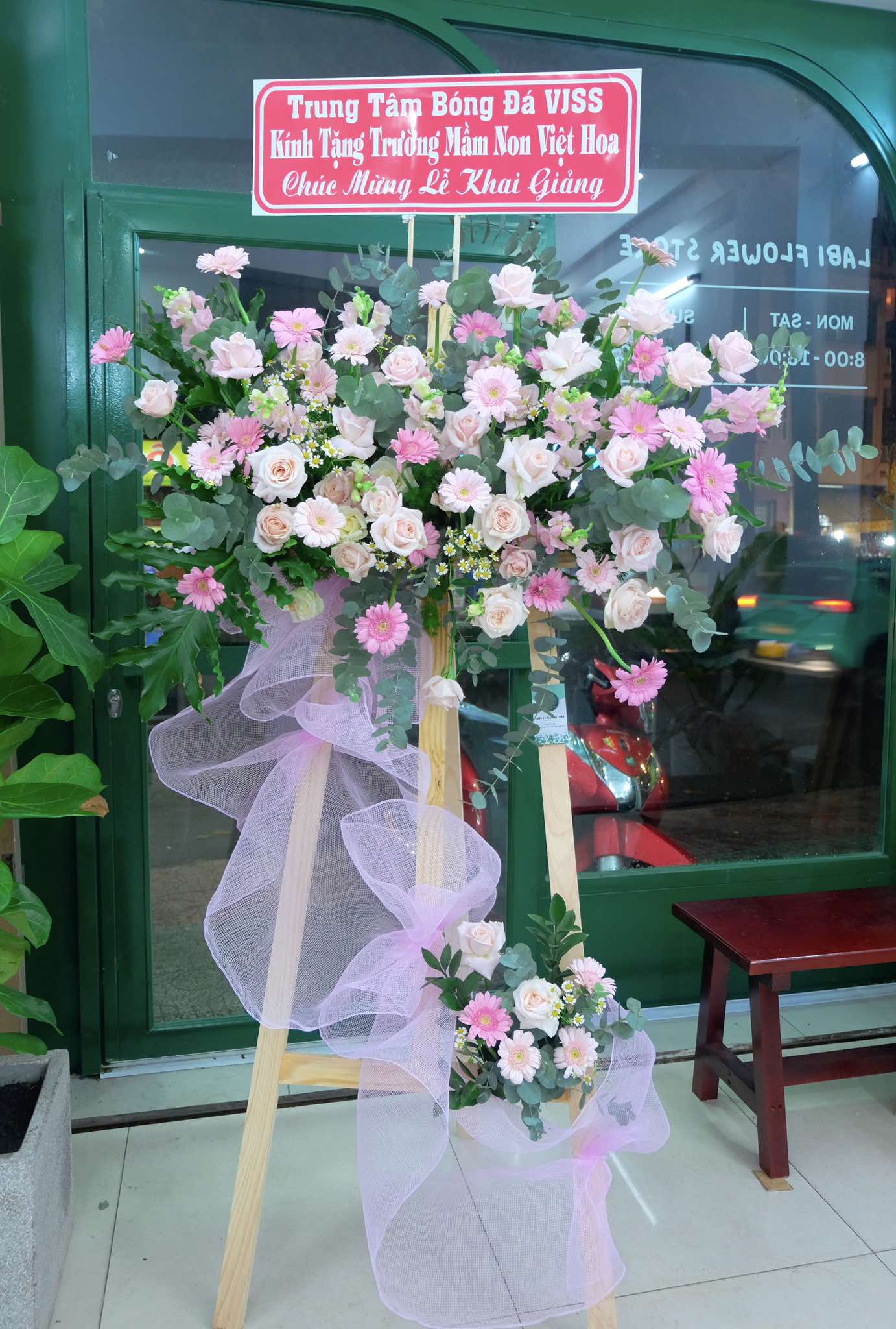 KỆ CHÚC MỪNG KM01246